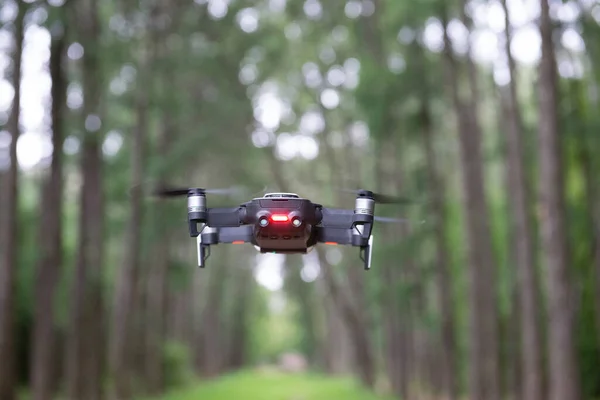 Drone Quad Helicóptero Acima Solo Parque — Fotografia de Stock