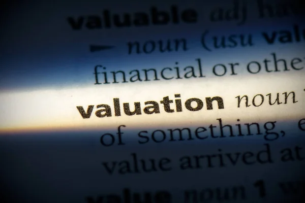 Valuation Word Highlighted Dictionary Close View — Stock Photo, Image