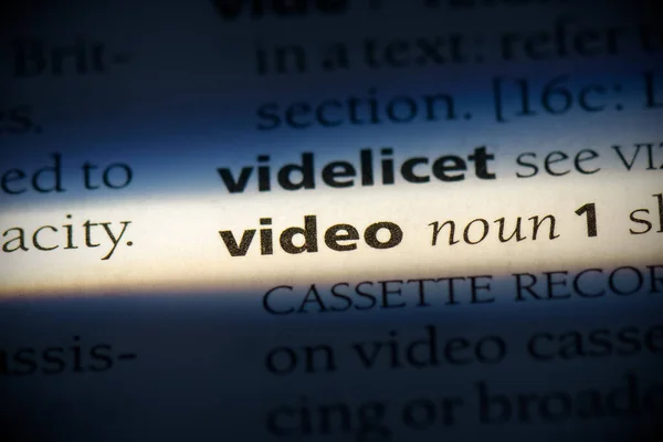 视频词 在字典中突出显示 闭合视图 — 图库照片