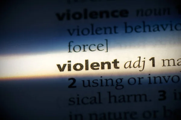 暴力的词 在字典中突出 — 图库照片