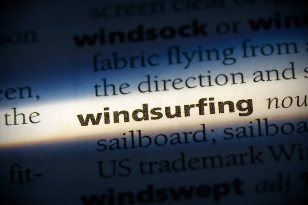 Слово Windsurfing Выделенное Словаре Крупным Планом — стоковое фото