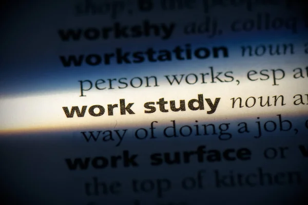 Słowo Badania Pracy Podkreślony Słowniku Widok Bliska — Zdjęcie stockowe