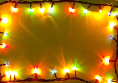 Noel çelengi alanı kopyalamak için bir çerçeve oluşturur.