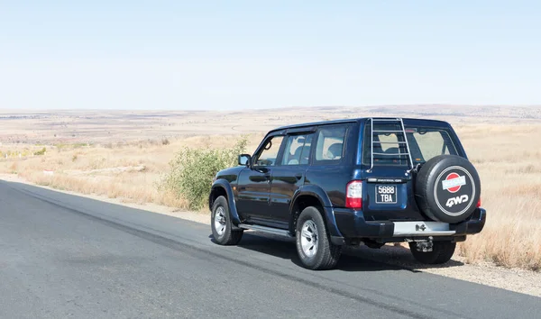 Мадагаскар Июля 2019 Года Черный Автомобиль Пустынной Дороге Дневного Вида — стоковое фото