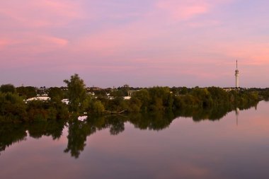 Arka plan için güzel dramatik gün batımı manzarası