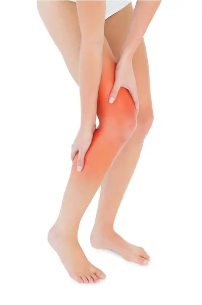 Bacağı Ağrıyan Sağlıklı Bir Kadının Yakın Çekimi — Stok fotoğraf