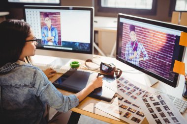 grafik tasarımcı grafik tablet kullanma