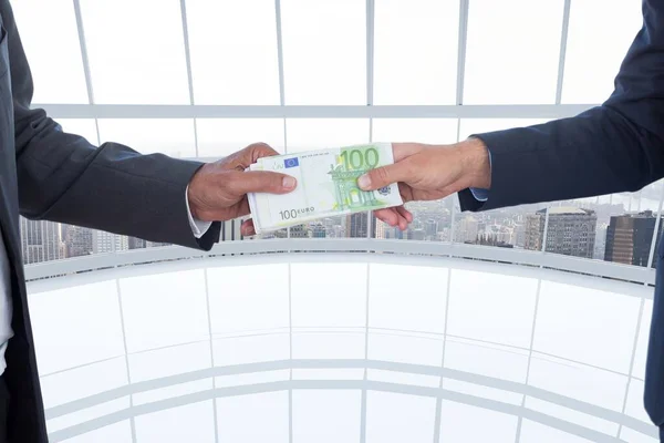 Businessmen Exchanging Money Close — Stock Photo, Image