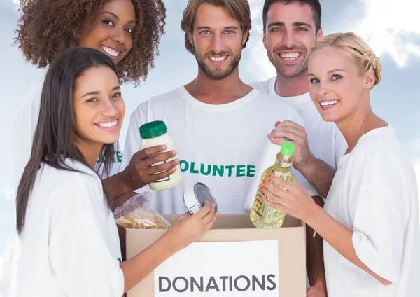 Grupo Voluntarios Con Caja Donaciones —  Fotos de Stock
