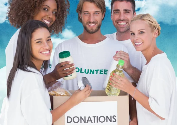 Grupo Voluntarios Con Caja Donaciones — Foto de Stock