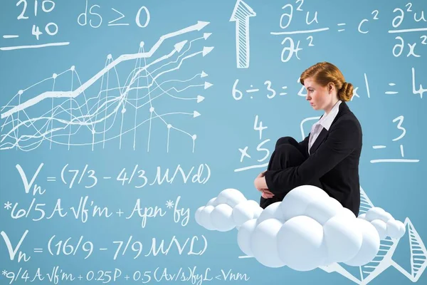 Biznes Kobieta Siedzi Chmurze Niebieskim Tle Przed Ikonami Matematyki — Zdjęcie stockowe