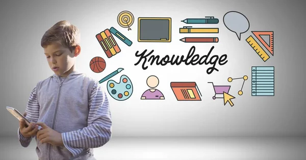 Pojke Tablett Med Kunskapstext Och Utbildning Ikoner — Stockfoto