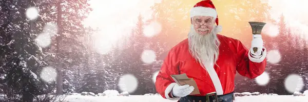 Weihnachtsmann Mit Winterlandschaft Mit Glocke — Stockfoto