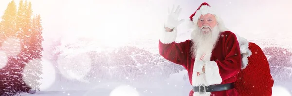 Weihnachtsmann Mit Sack Auf Winterlandschaft — Stockfoto