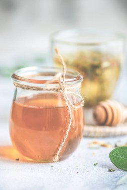 Bitki çayı konseptinin yakın plan çekimi.