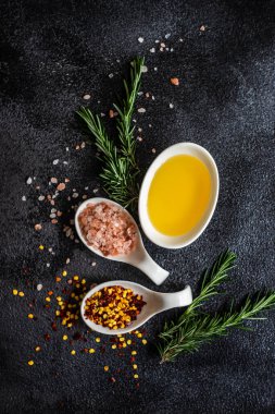 Baharat pişirme konsepti. 