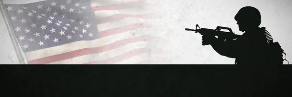 Amerikan Bayrağıyla Siyah Duvar Tasarımına Karşı Birleşik Amerikan Askeri Görüntüsü — Stok fotoğraf