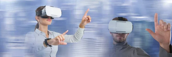 Mann Und Frau Tragen Virtual Reality Headset Brille Mit Bewegungseffekten — Stockfoto