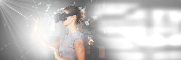 Deconstructing Krossa Pixel Virtuell Verklighet Kvinna — Stockfoto
