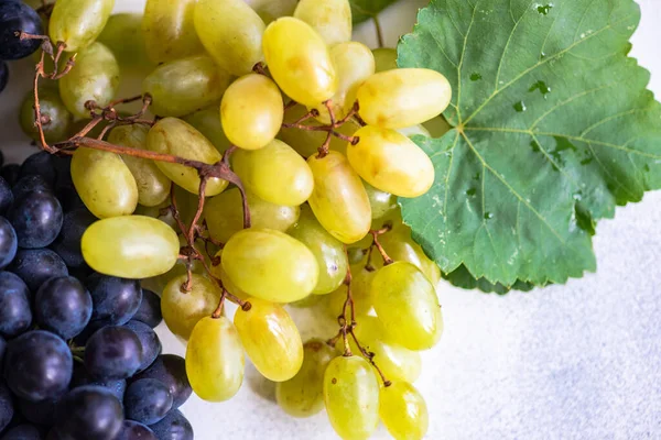 Close Shot Fresh Organic Grapes Tabletop Background — Stock Photo, Image