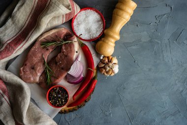 Çiğ domuz eti, yakın çekim. 