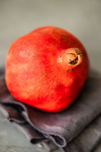Zralé Červené Šťavnaté Granátové Ovoce Zblízka — Stock fotografie