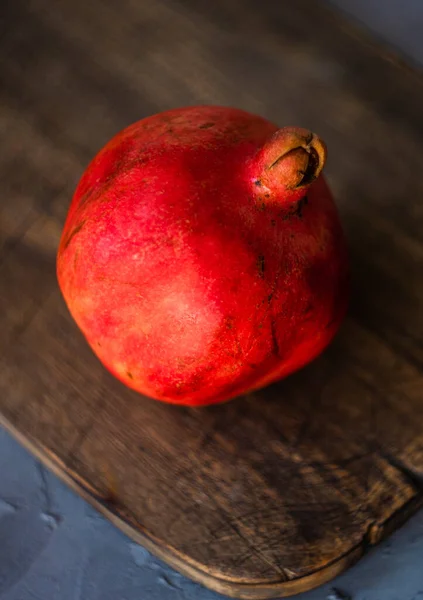 Zralé Červené Šťavnaté Granátové Ovoce Zblízka — Stock fotografie