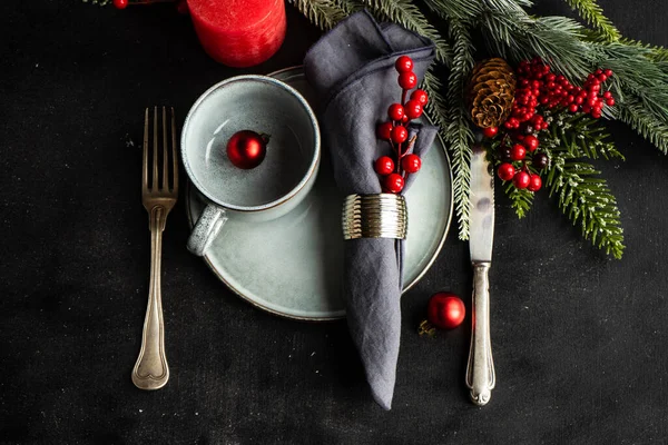 Nahaufnahme Der Weihnachtlichen Tischdekoration — Stockfoto