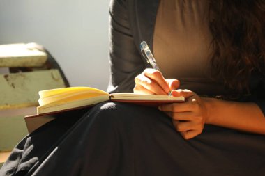 El yazım kalemi ile