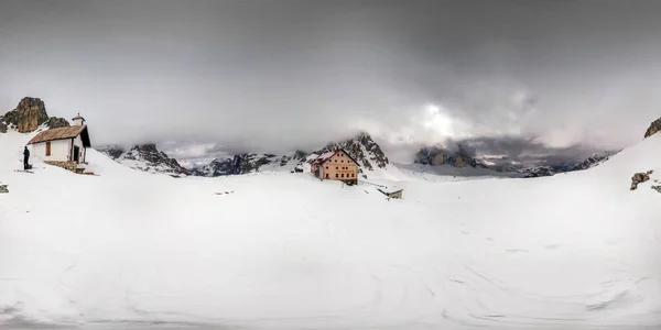 Hermoso Paisaje Con Montañas Nieve —  Fotos de Stock