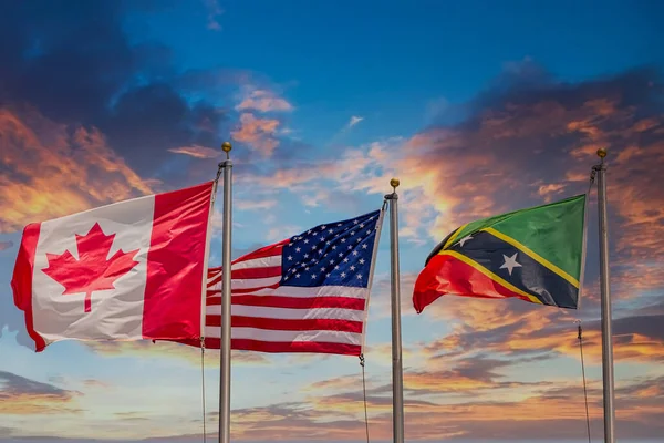 Vlaggen Van Kitts Verenigde Staten Canada Sunset — Stockfoto