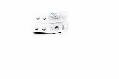 Beyaz arka planda haplar