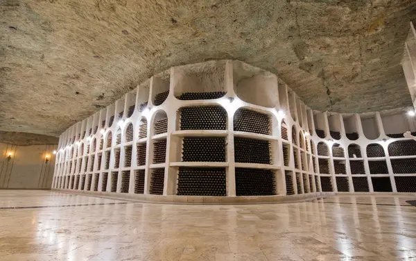 Подземный Винный Завод Бутылки Подвалах — стоковое фото