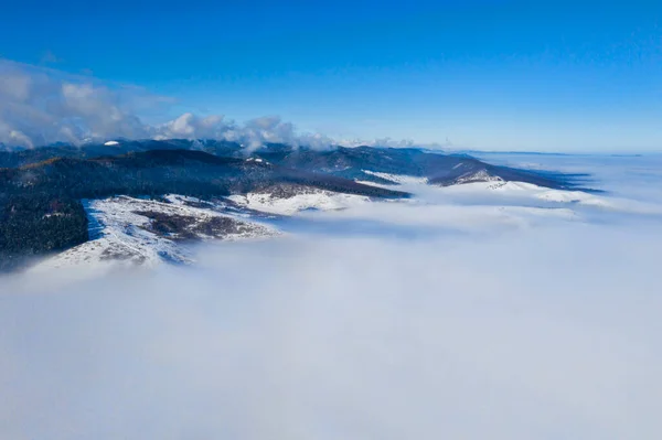 Paisaje Montaña Mañana Con Nubes Bajas —  Fotos de Stock