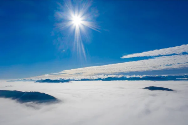 空に浮かぶ美しい雲背景 — ストック写真