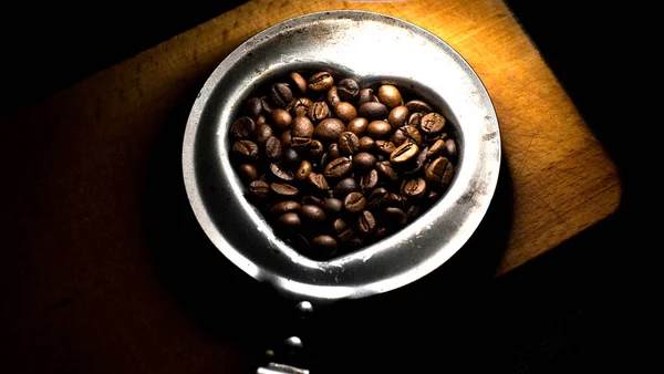 Кофе Зернах Темноте — стоковое фото