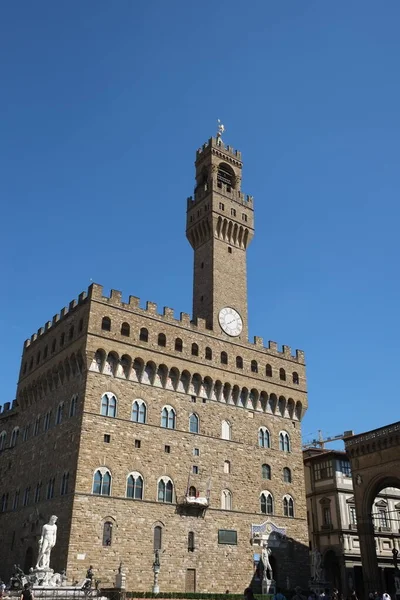 Palazzo Vecchio Mavi Gökyüzü Arka Planda Seyahat Yeri — Stok fotoğraf