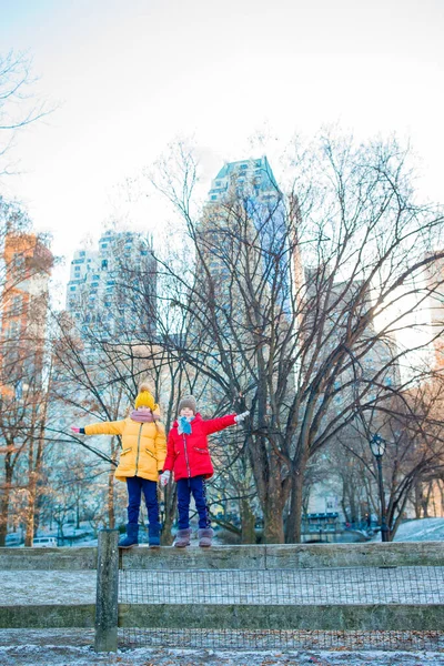 Очаровательные Маленькие Девочки Центральном Парке Нью Йорка — стоковое фото