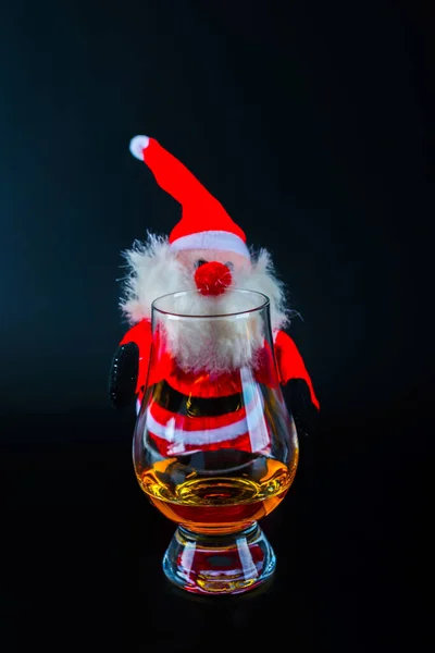 Санта Клауса Односолодовий Віскі Скла Символом Різдва — стокове фото