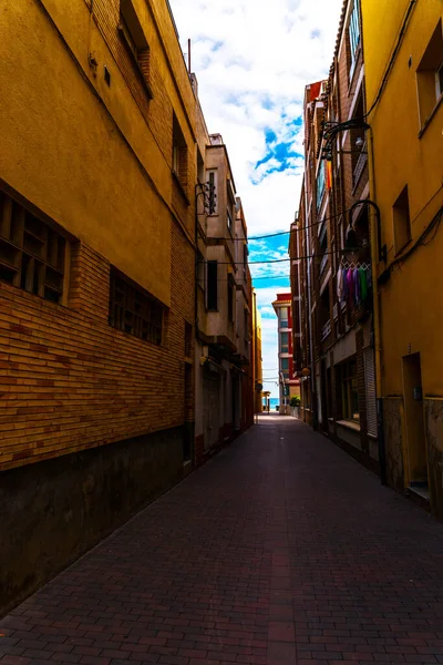 Hermosa Pintoresca Calle Camino Estrecho Fachadas Colores Los Edificios —  Fotos de Stock