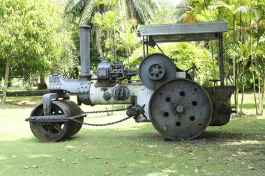 Kırsal bölgedeki Road Roller
