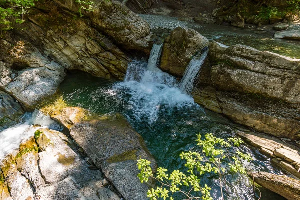 Pequena Cachoeira Floresta Ostertaltobel Vale Gunzesried Alemanha — Fotografia de Stock