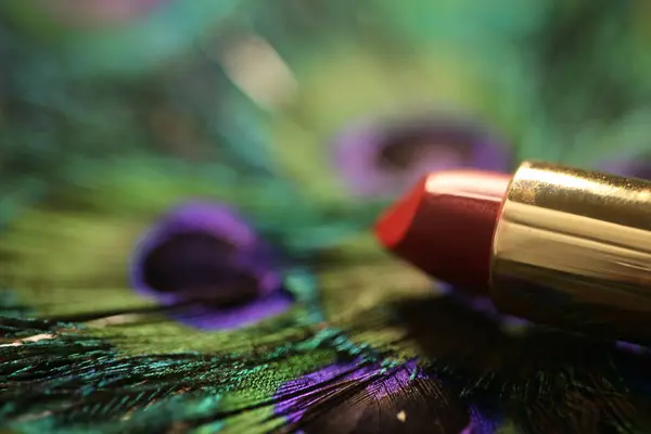Batom Vermelho Perto Cosméticos Maquiagem — Fotografia de Stock