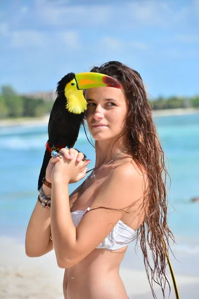 Sexy Girl Toucan Beach — Stock Photo, Image