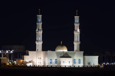 Ortadoğu 'da gece parlayan Beyaz Cami