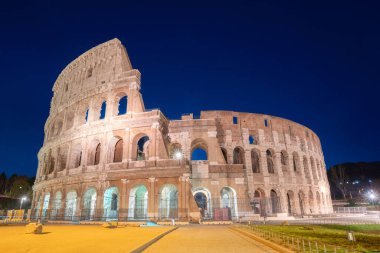 Colosseum gece görünümü