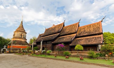 Wat Lok Molee Chiang Mai, arka planda seyahat yeri