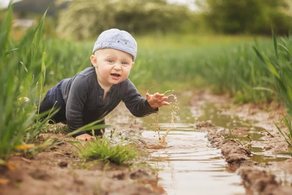 Caucasian Infant Playing Muddy Pool — Stock Photo, Image