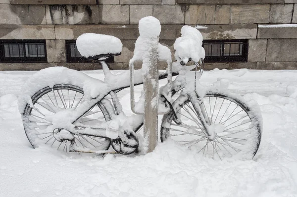 Bike Covered Fresh Snow Montreal Canada 2018 — Stock Photo, Image