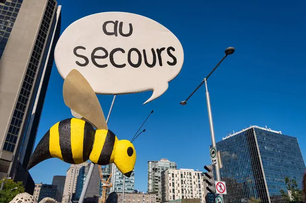 Fałszywa Pszczoła Secours Sign — Zdjęcie stockowe